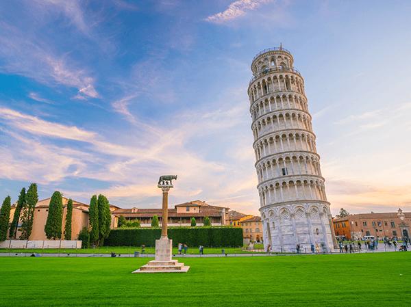 Llun o'r dwr Pisa